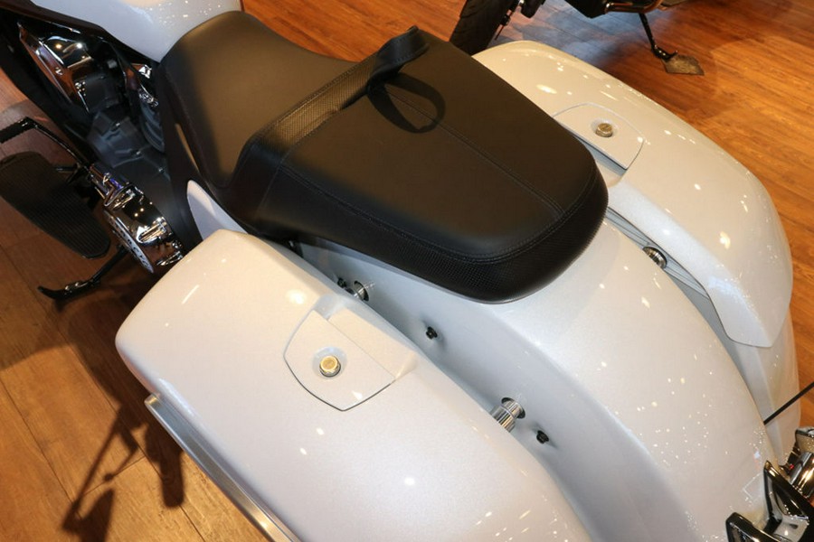 2025 Indian Motorcycle® Challenger® Limited Ghost White Metallic with Black Metallic