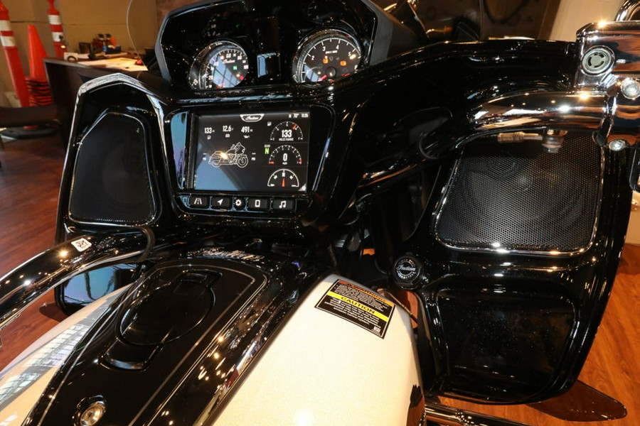 2025 Indian Motorcycle® Challenger® Limited Ghost White Metallic with Black Metallic