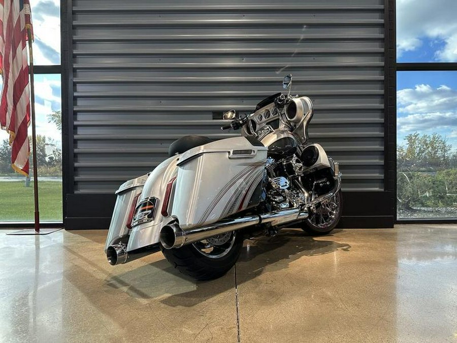 2016 Harley-Davidson® FLHTCUL - Electra Glide® Ultra Classic® Low