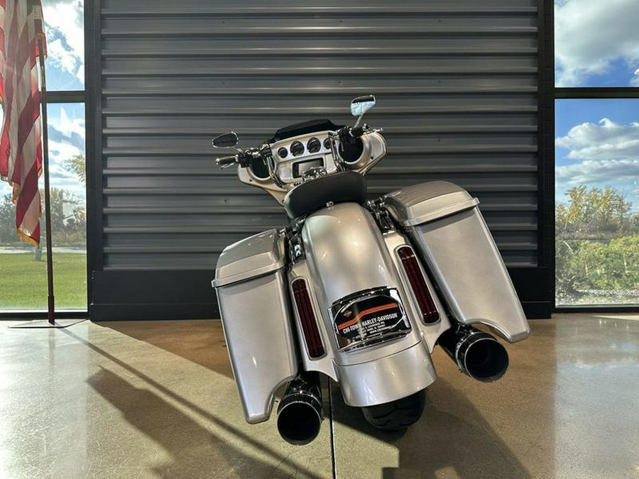 2016 Harley-Davidson® FLHTCUL - Electra Glide® Ultra Classic® Low