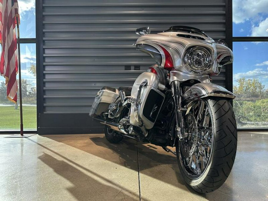 2016 Harley-Davidson® FLHTCUL - Electra Glide® Ultra Classic® Low