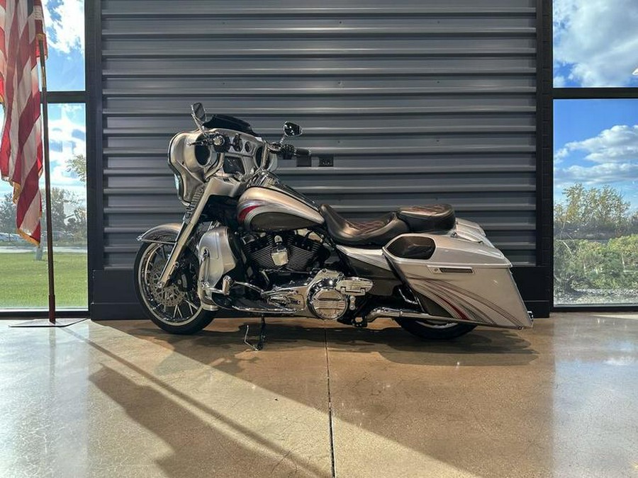 2016 Harley-Davidson® FLHTCUL - Electra Glide® Ultra Classic® Low