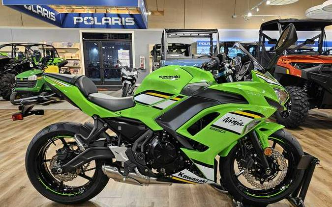2025 Kawasaki Ninja 650 KRT Edition ABS Lime Green/Ebony/Pearl Blizzard White - 109570