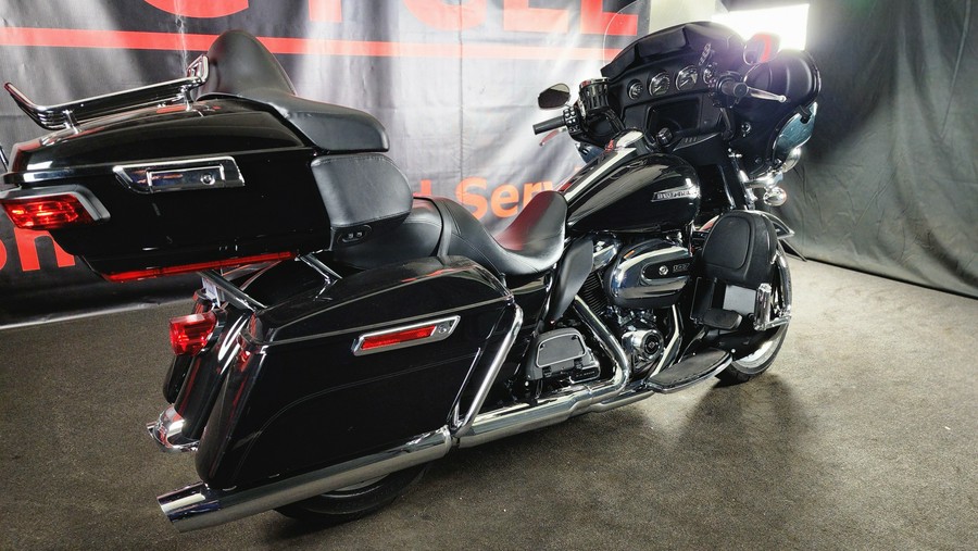 2018 HARLEY-DAVIDSON FLHTCU ELECTRA GLIDE ULTRA CLASSIC - C655115