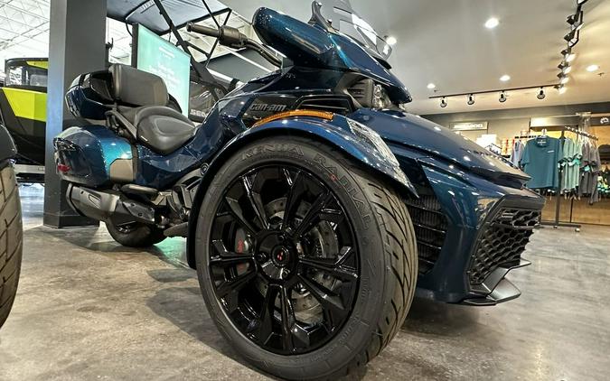 2024 Can-Am® Spyder F3 Limited Dark Wheels