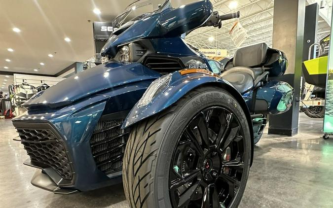 2024 Can-Am® Spyder F3 Limited Dark Wheels