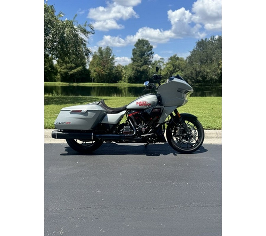 2025 Harley-Davidson FLTRXSTSE - CVO Road Glide ST