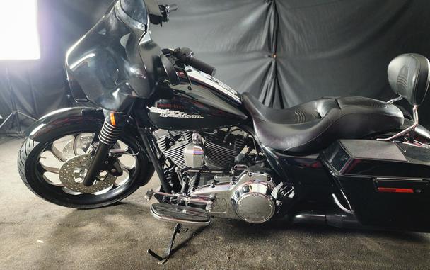 2011 HARLEY-DAVIDSON FLHXI - F609462