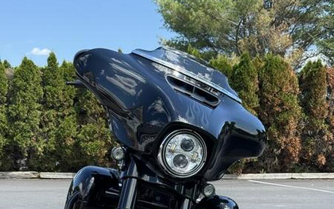 2015 Harley-Davidson® FLHXSE - CVO™ Street Glide®