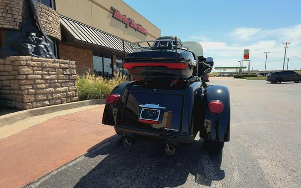 2020 Harley-Davidson® Tri Glide® Ultra Vivid Black