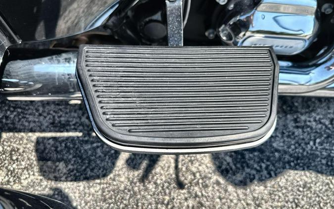 2020 Harley-Davidson® Tri Glide® Ultra Vivid Black