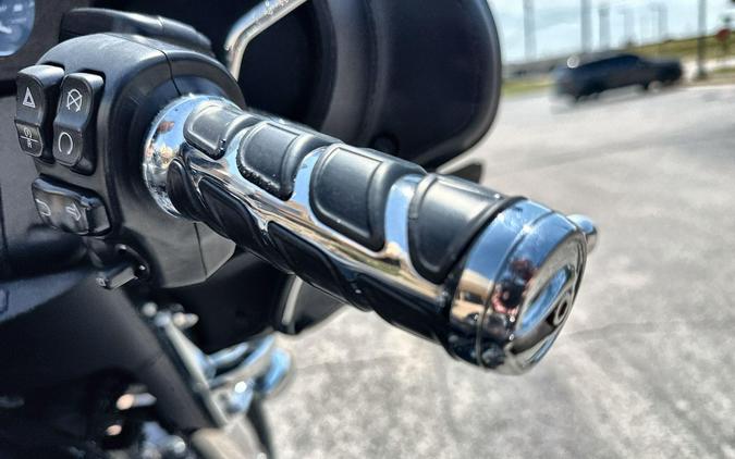 2020 Harley-Davidson® Tri Glide® Ultra Vivid Black