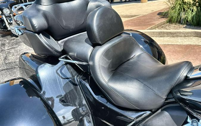 2020 Harley-Davidson® Tri Glide® Ultra Vivid Black