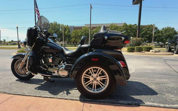 2020 Harley-Davidson® Tri Glide® Ultra Vivid Black