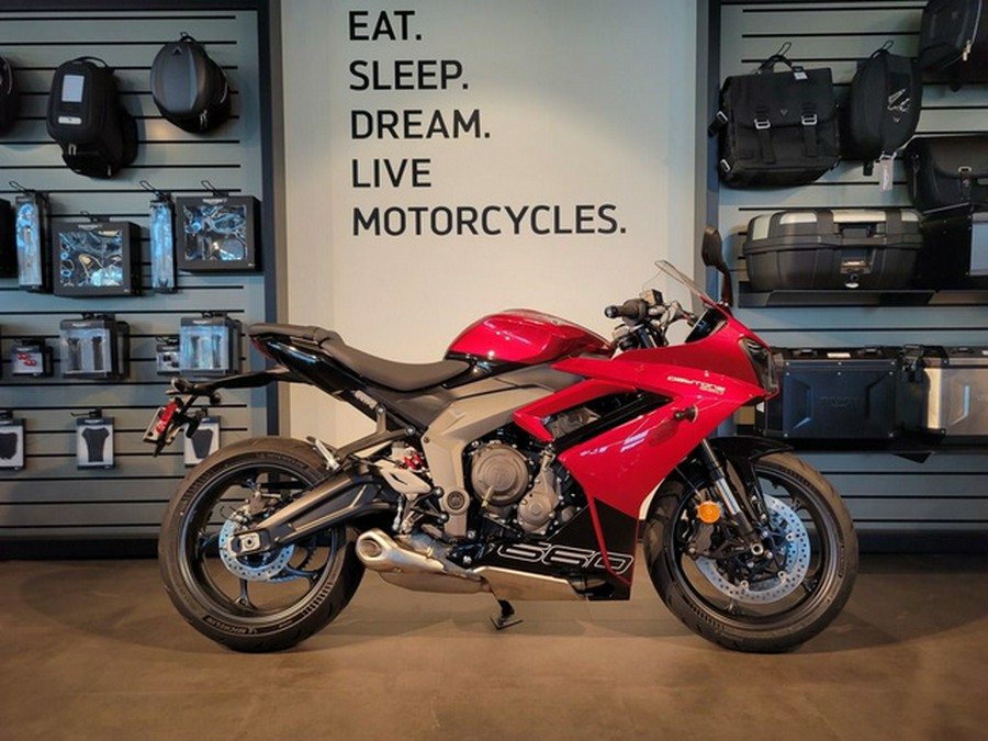 2025 Triumph Daytona 660 Carnival Red/Sapphire Black 660