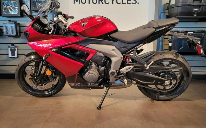 2025 Triumph Daytona 660 Carnival Red/Sapphire Black 660