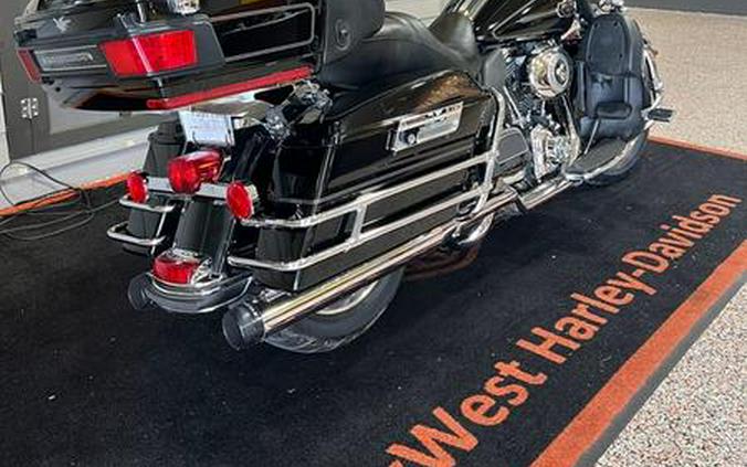2010 Harley-Davidson® FLHTCU - Ultra Classic® Electra Glide