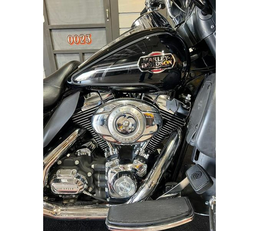 2010 Harley-Davidson® FLHTCU - Ultra Classic® Electra Glide