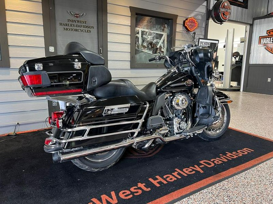 2010 Harley-Davidson® FLHTCU - Ultra Classic® Electra Glide