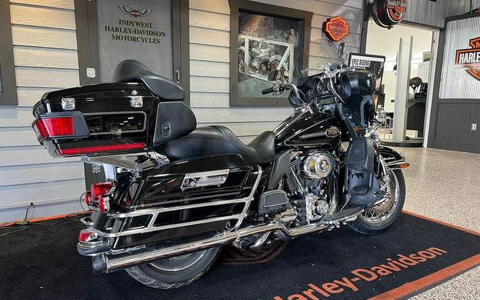 2010 Harley-Davidson® FLHTCU - Ultra Classic® Electra Glide