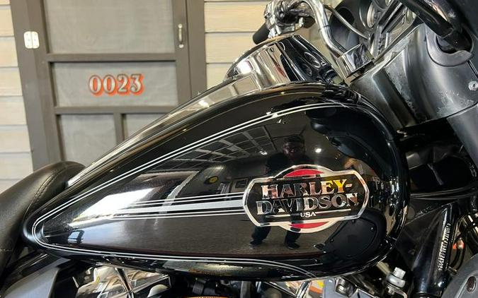 2010 Harley-Davidson® FLHTCU - Ultra Classic® Electra Glide