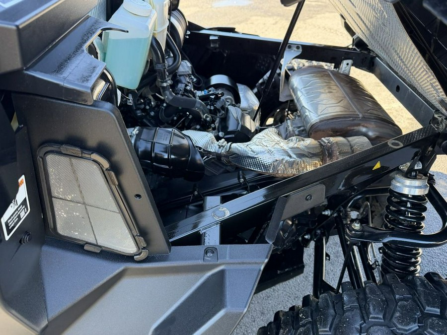 2022 Can-Am® Defender MAX Lone Star Cab HD10