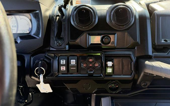 2022 Can-Am® Defender MAX Lone Star Cab HD10