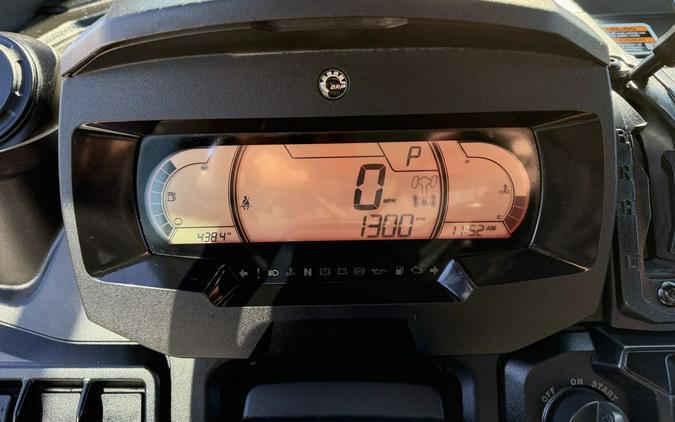 2022 Can-Am® Defender MAX Lone Star Cab HD10