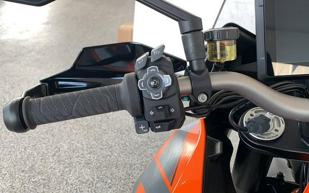 2023 KTM 1290 SUPER DUKE GT