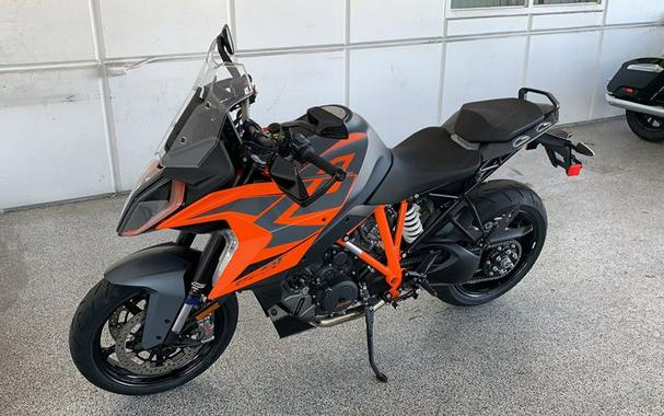 2023 KTM 1290 SUPER DUKE GT