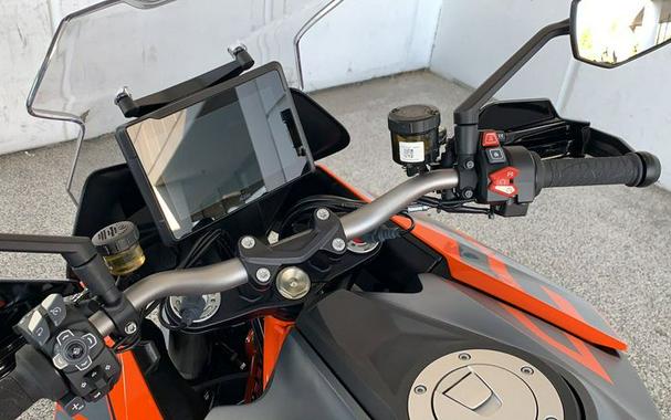 2023 KTM 1290 SUPER DUKE GT