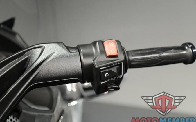 2014 Can-Am Spyder ST Limited SE5