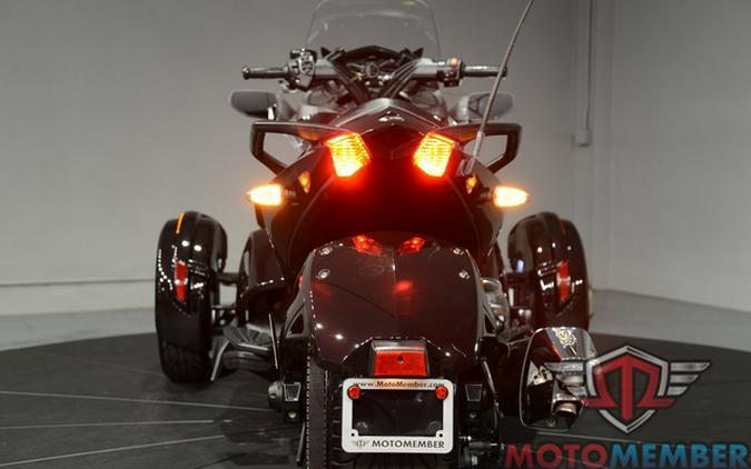 2014 Can-Am Spyder ST Limited SE5
