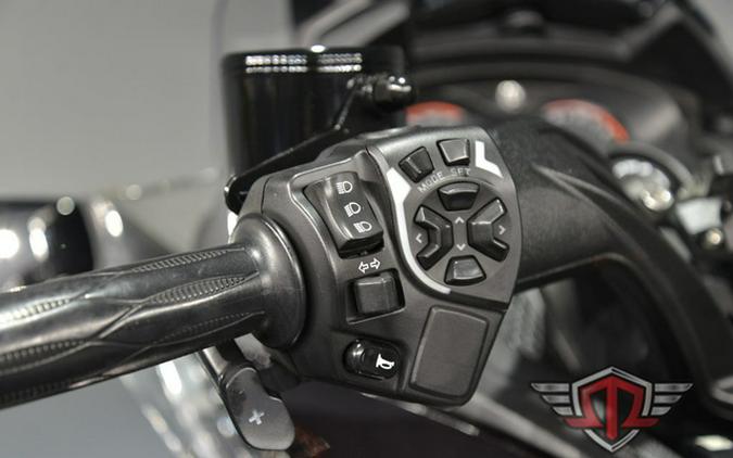 2014 Can-Am Spyder ST Limited SE5