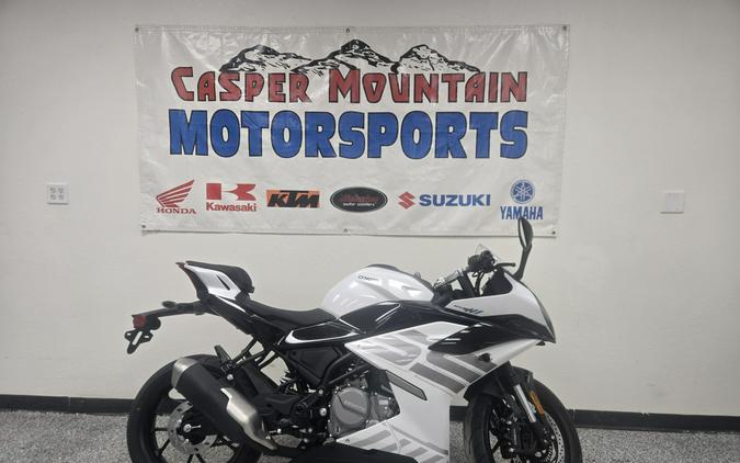 2026 CFMOTO 300SS - C4223