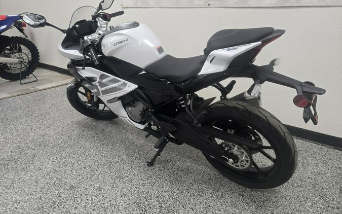 2026 CFMOTO 300SS - C4223