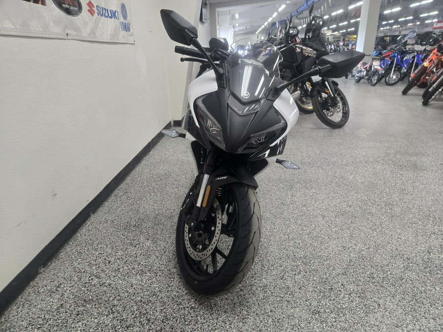 2026 CFMOTO 300SS CF300-5US - C4223