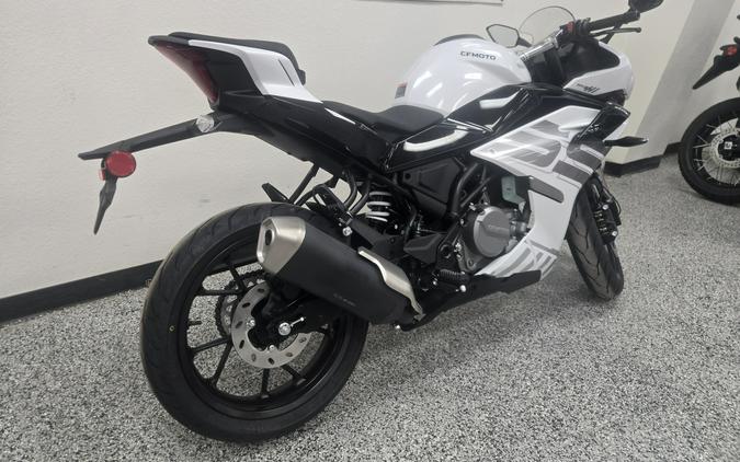 2026 CFMOTO 300SS - C4223