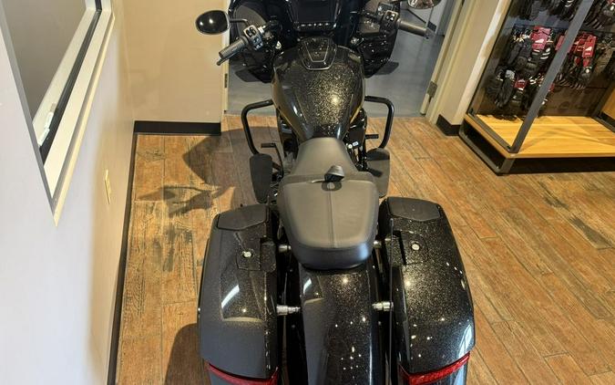 2026 Indian Motorcycle® Challenger 112 Dark Horse® with PowerBand Audio Package