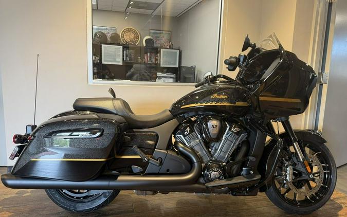 2026 Indian Motorcycle® Challenger 112 Dark Horse® with PowerBand Audio Package