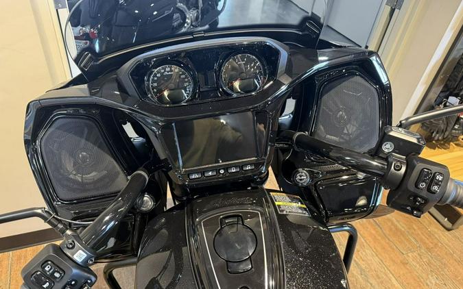 2026 Indian Motorcycle® Challenger 112 Dark Horse® with PowerBand Audio Package