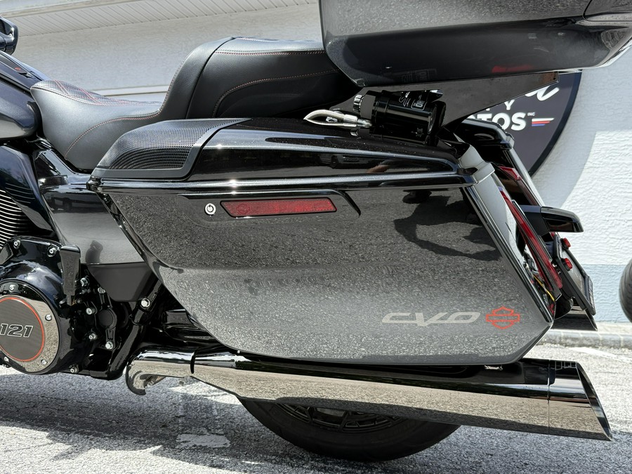 2025 Harley-Davidson FLTRXSE CVO Road Glide