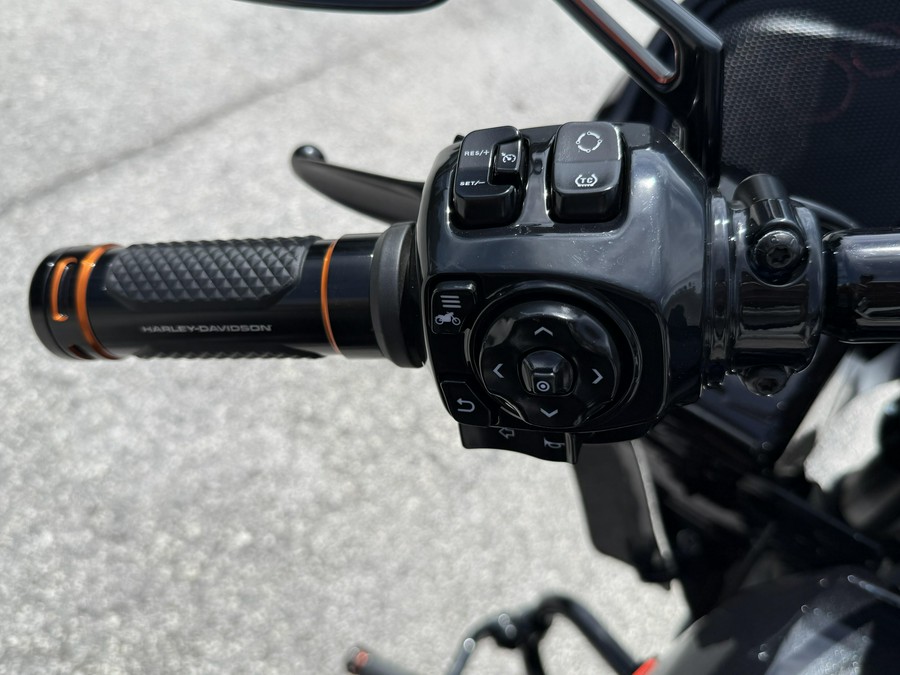 2025 Harley-Davidson FLTRXSE CVO Road Glide