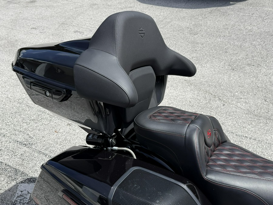 2025 Harley-Davidson FLTRXSE CVO Road Glide