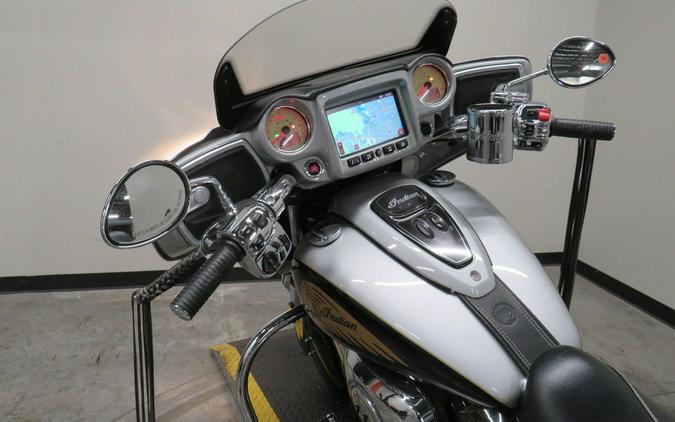 2017 Indian Motorcycle® Chieftain® Star Silver Over Thunder Black