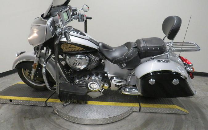 2017 Indian Motorcycle® Chieftain® Star Silver Over Thunder Black