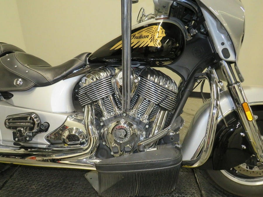 2017 Indian Motorcycle® Chieftain® Star Silver Over Thunder Black