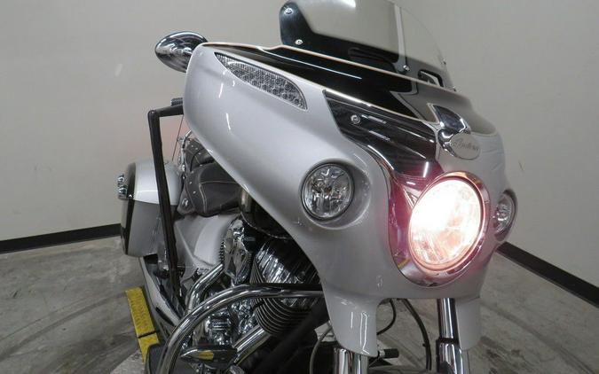 2017 Indian Motorcycle® Chieftain® Star Silver Over Thunder Black