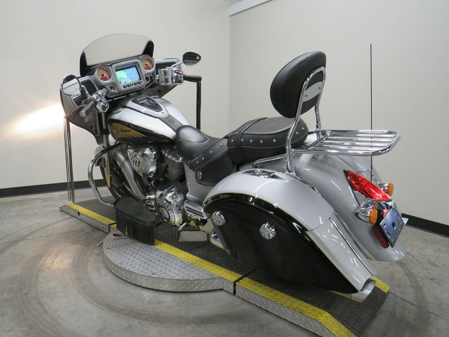 2017 Indian Motorcycle® Chieftain® Star Silver Over Thunder Black