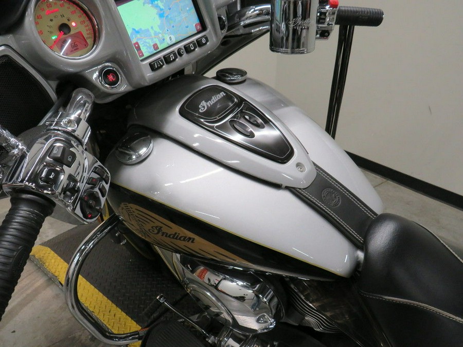 2017 Indian Motorcycle® Chieftain® Star Silver Over Thunder Black